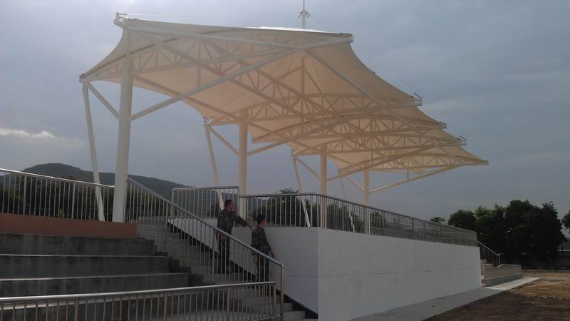 充氣膜高爾夫球場(chǎng)